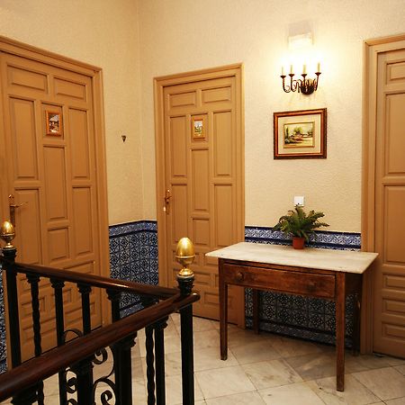 Hostal Van Gogh Севиля Екстериор снимка