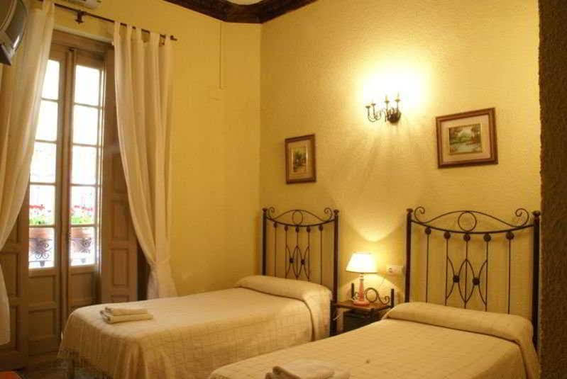 Hostal Van Gogh Севиля Екстериор снимка