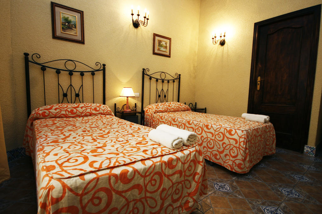 Hostal Van Gogh Севиля Екстериор снимка