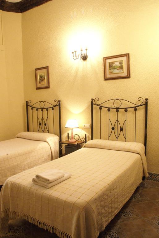Hostal Van Gogh Севиля Екстериор снимка
